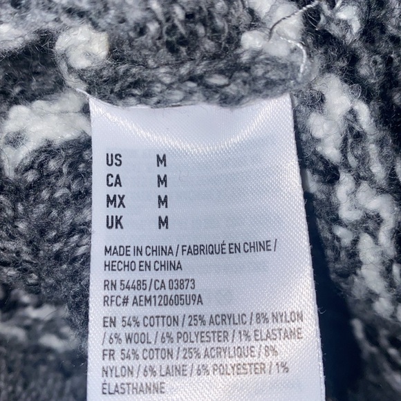 American Eagle Grey Sweater size medium - Picture 4 of 4